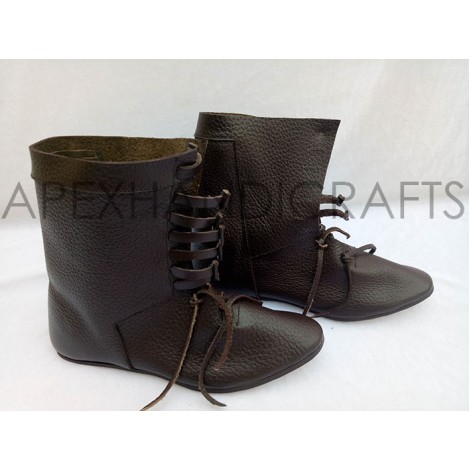 Medieval Leather toggle boots APX-352